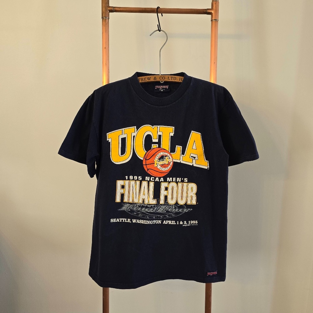 Vintage UCLA 1995 NCAA Final Four T-shirt (Jansport)